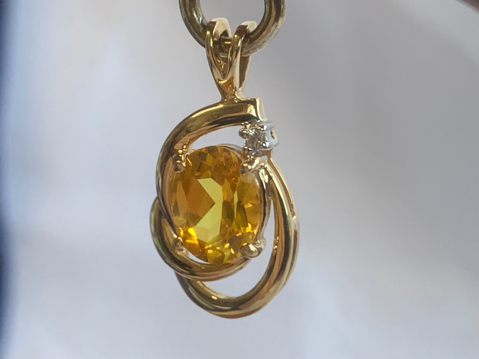 14K Yellow Gold Diamond Accent Pendant 2.44g Fine Jewelry Citrine Color *READ*