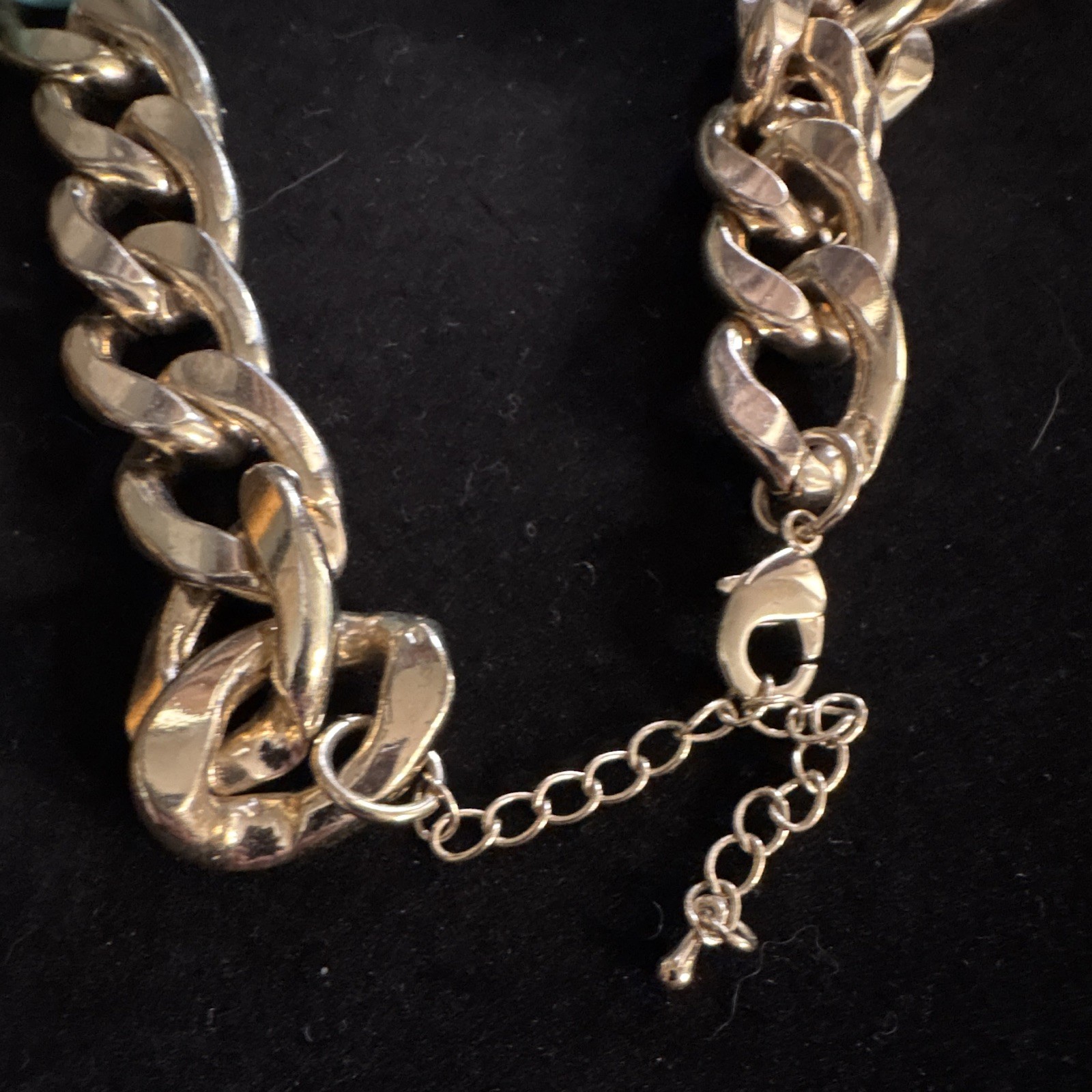 Vintage necklace features turquoise-blue acrylic resin w chunky gold chain