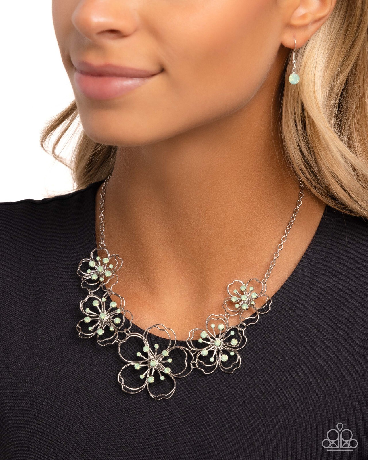 Paparazzi Wiry Wallflowers – Green – Light Green Opalescent Rhinestones – Neckla