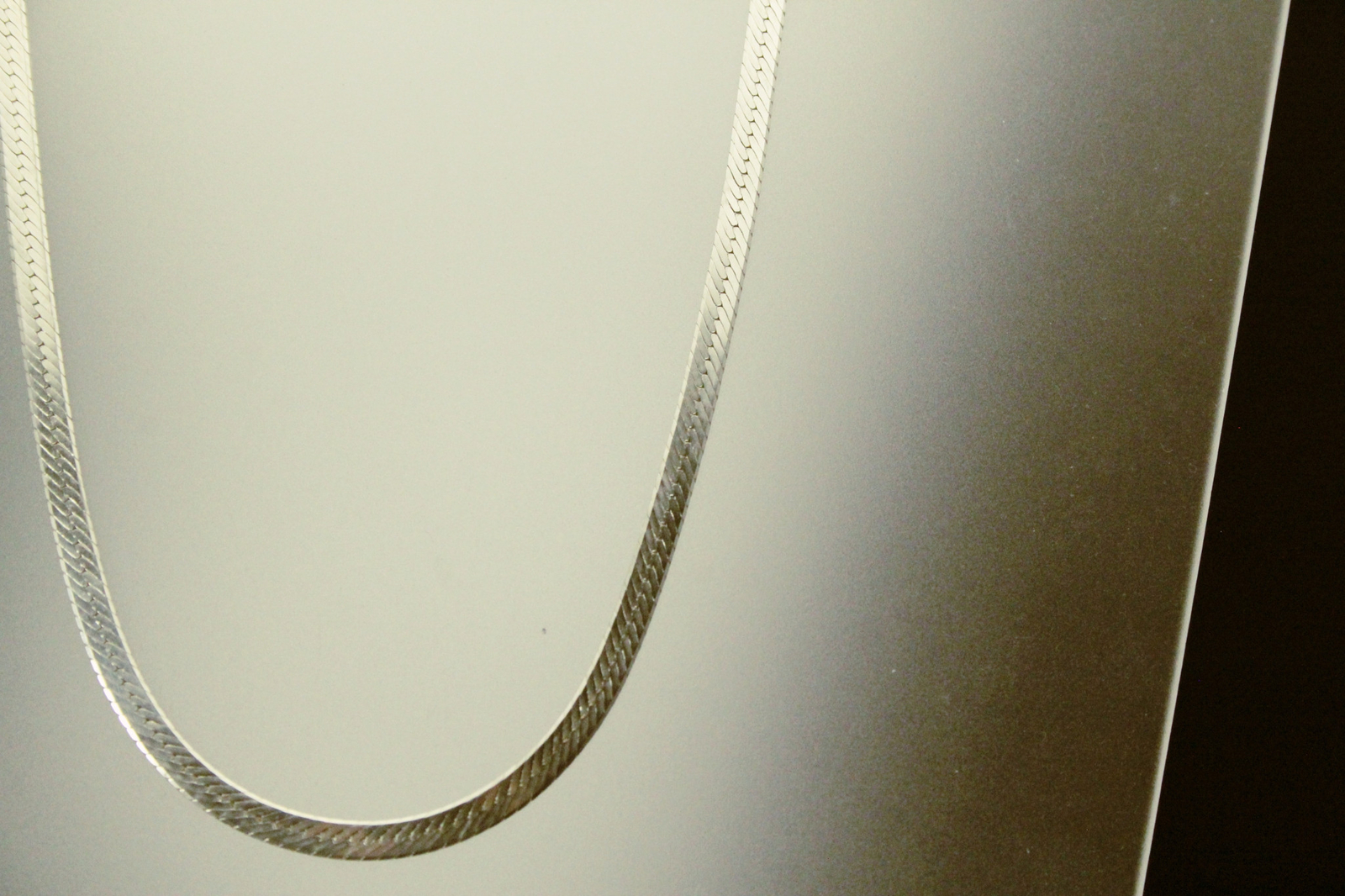 Herringbone 925 Sterling Silver Chain Necklace 9.8 grams (NEC5705)