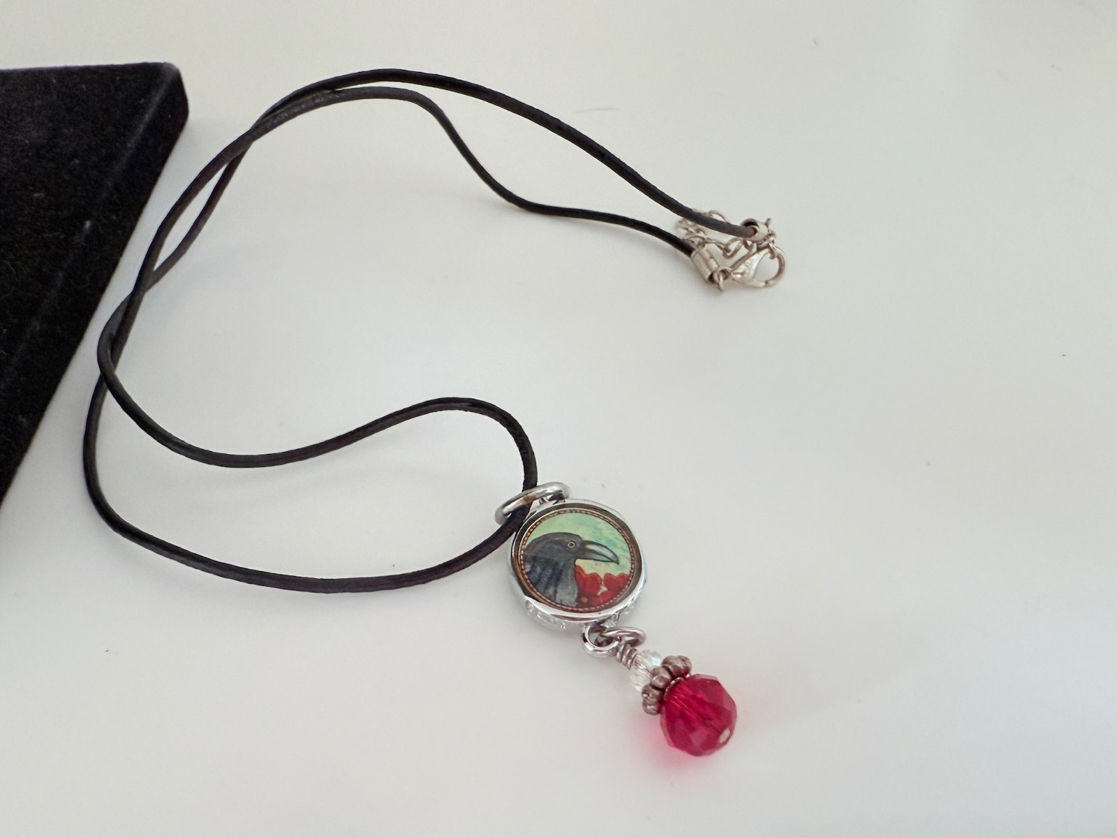 MODERN GOTH RED & GREEN ENAMEL BEADED BLACK LEATHER RAVEN/CROW NECKLACE-24″