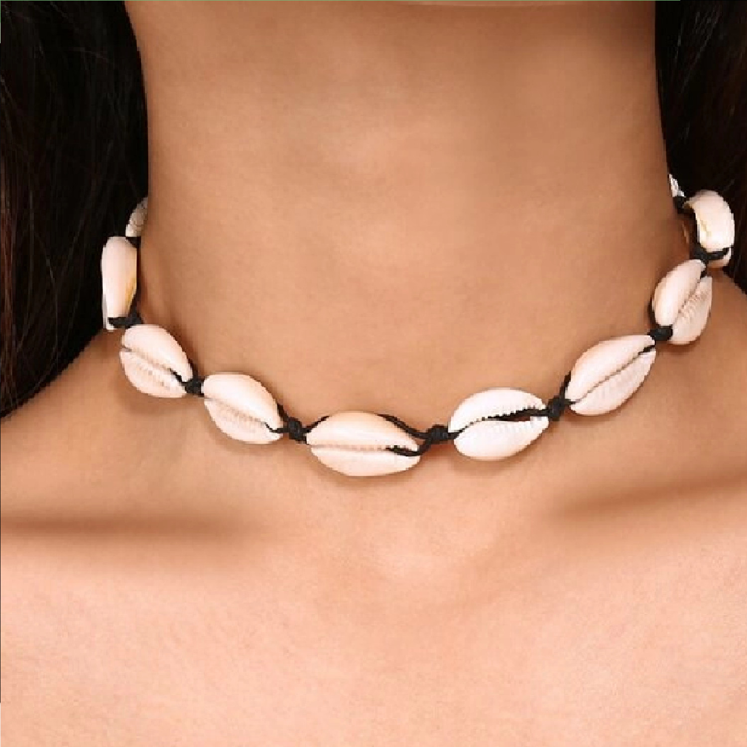 Cruz Accessories Cowrie Choker Adjustable Necklace All Around 16 inch Black