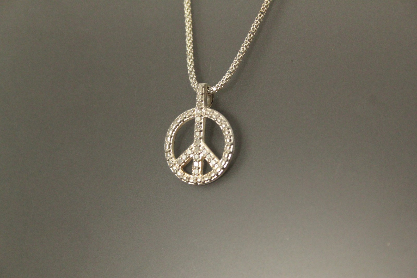 Diamond Peace Sign Sterling Silver Popcorn 18″ Chain 1.7mm wide 6.5g (NEC5823)