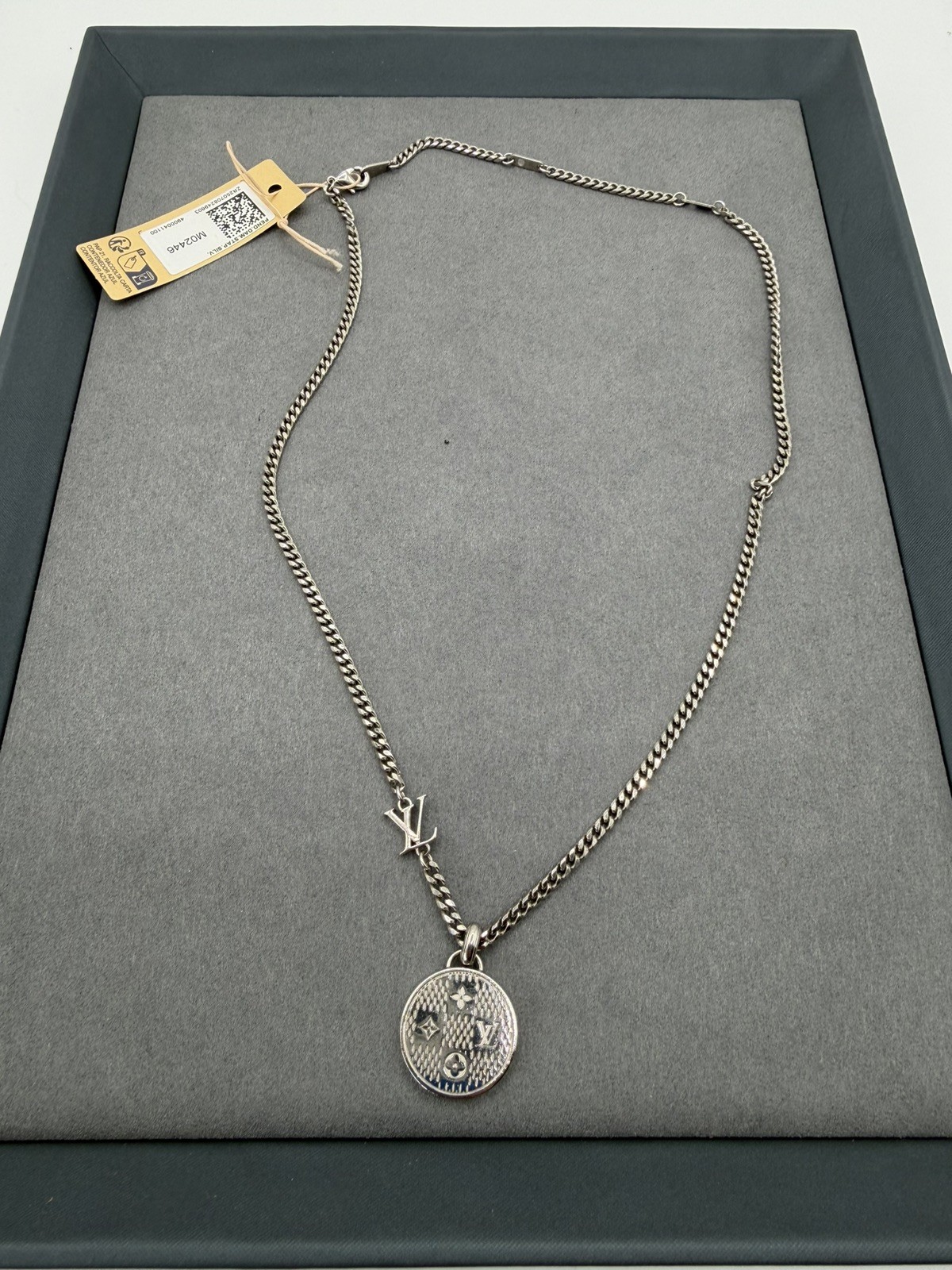 Damier Staples Pendant – Louis Vuitton – 21.7 inches – With Tags, Box.