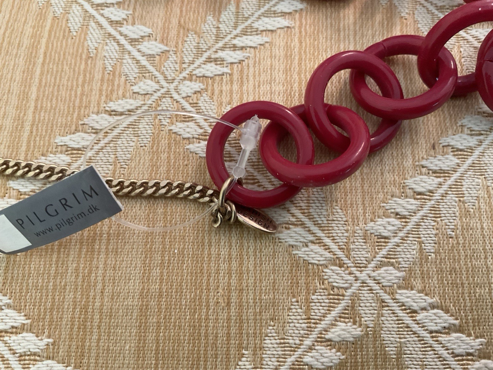 Pilgrim Burgundy Resin Link Statement Necklace Gold Tone Chain NWT Denmark