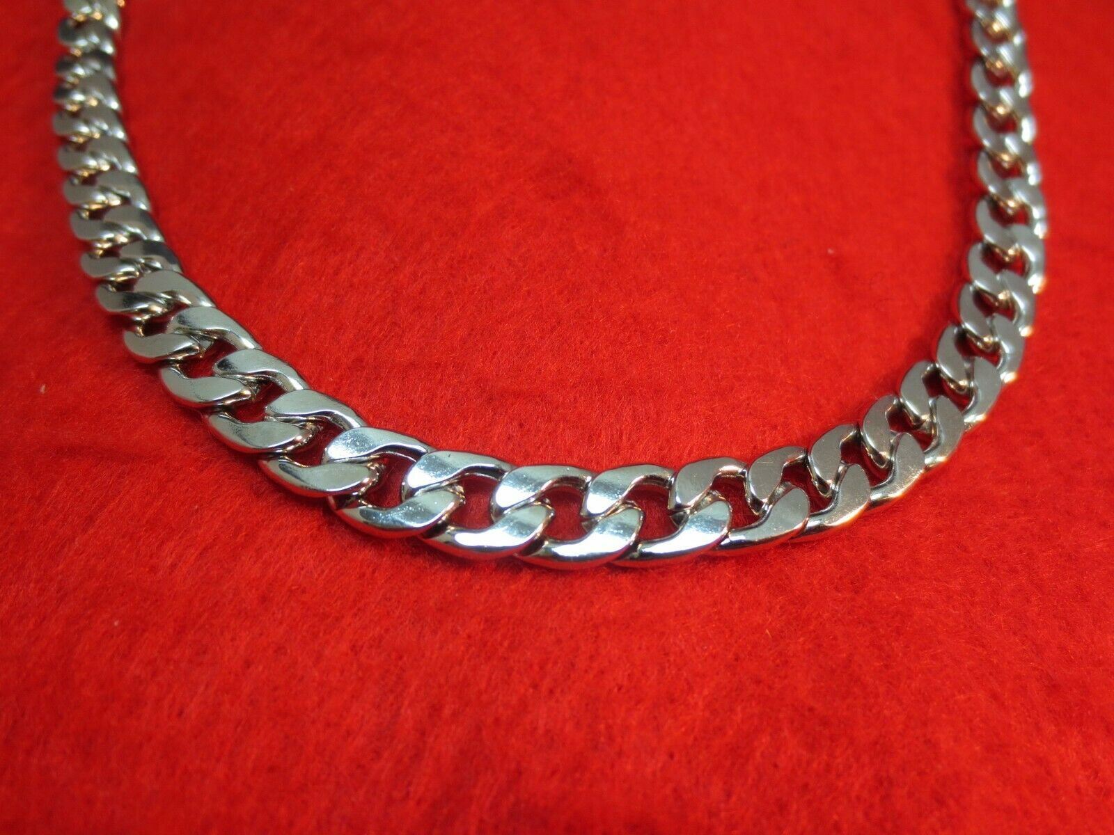 18″ MENS STAINLESS STEEL SILVER 9MM CURB CHAIN NECKLACE WITH SPECIAL CLASP