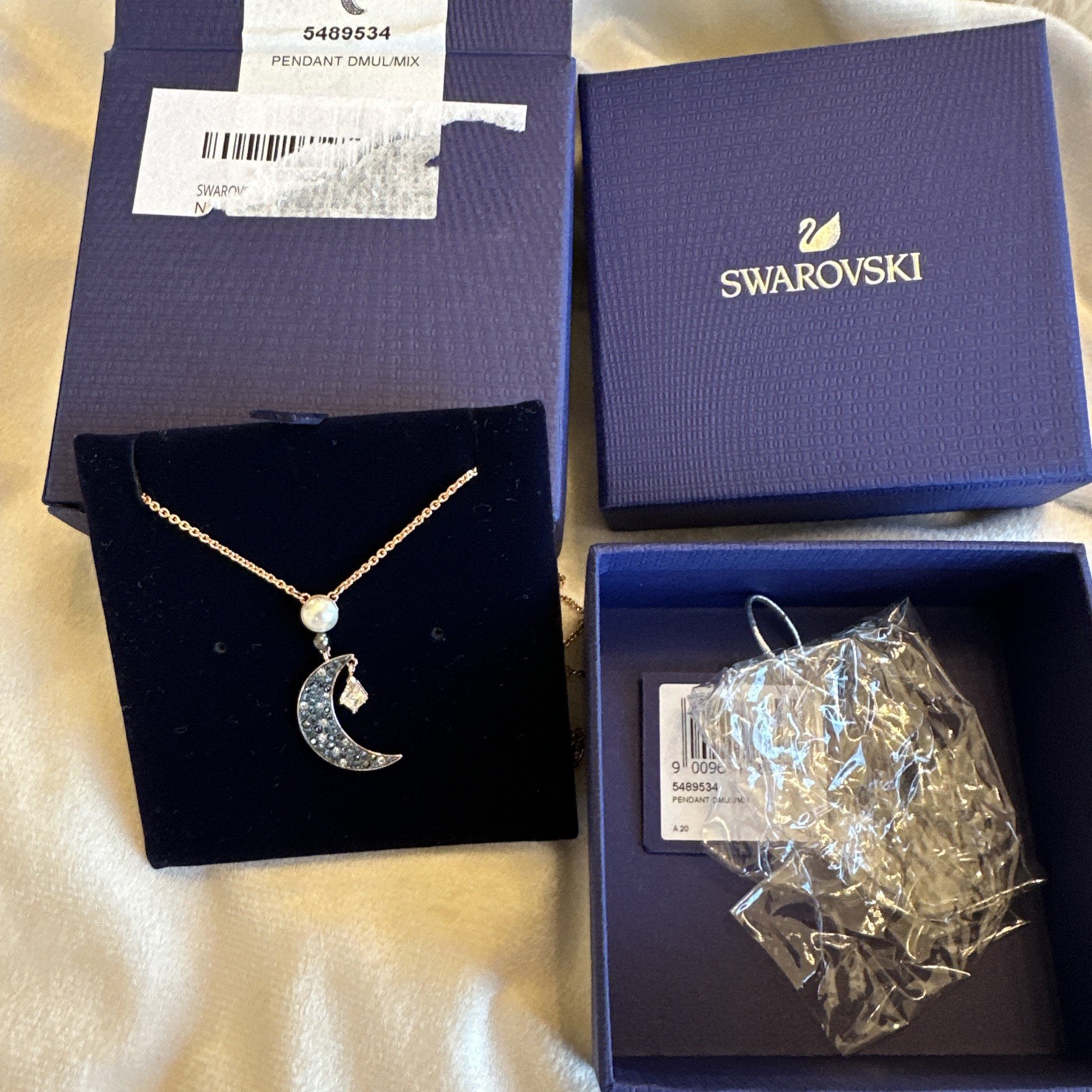 Swarovski Elements 5489534 Moon Crystal Pearl Rose Gold 18” Chain