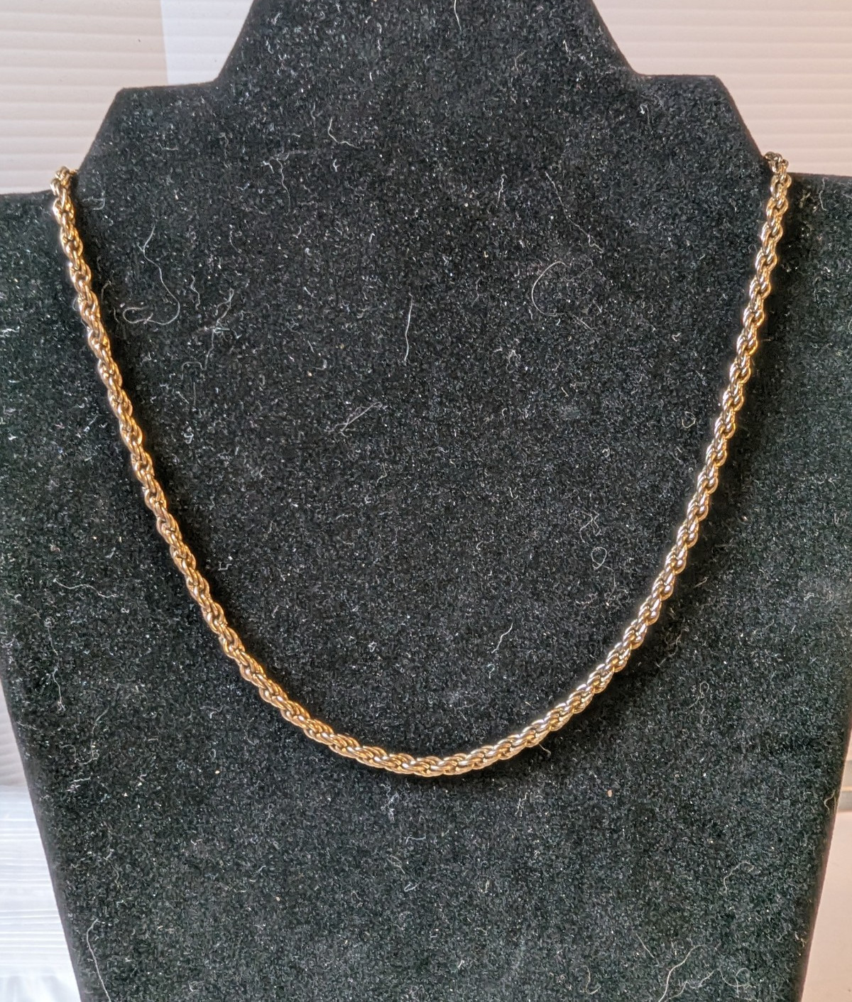Unmarked Solid Gold Tone Heavy Steel Twist Rope Chain Necklace 18 Inch Jewelry