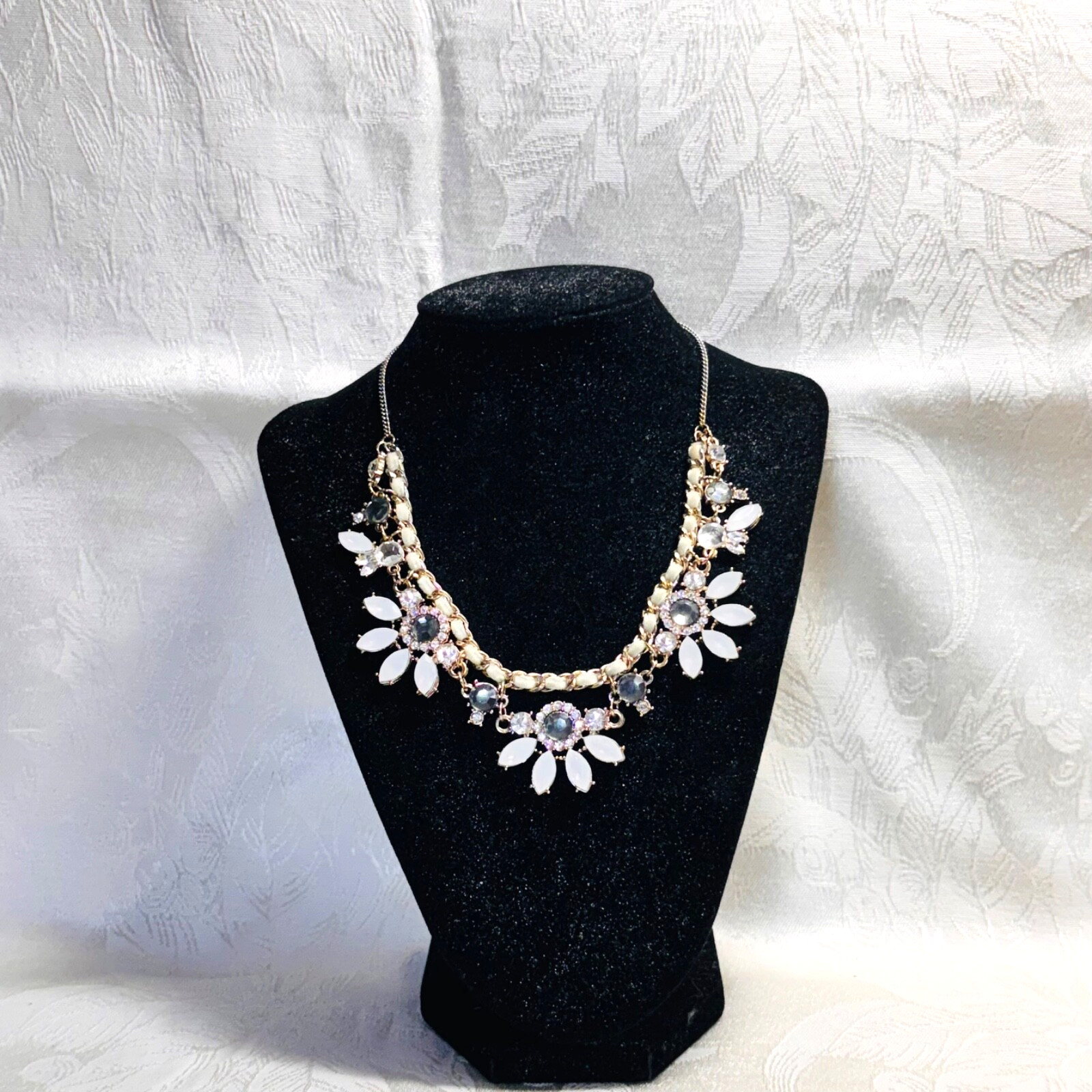 LIZ CLAIBORNE necklace floral rhinestone acrylic goldtone metal medallions chain