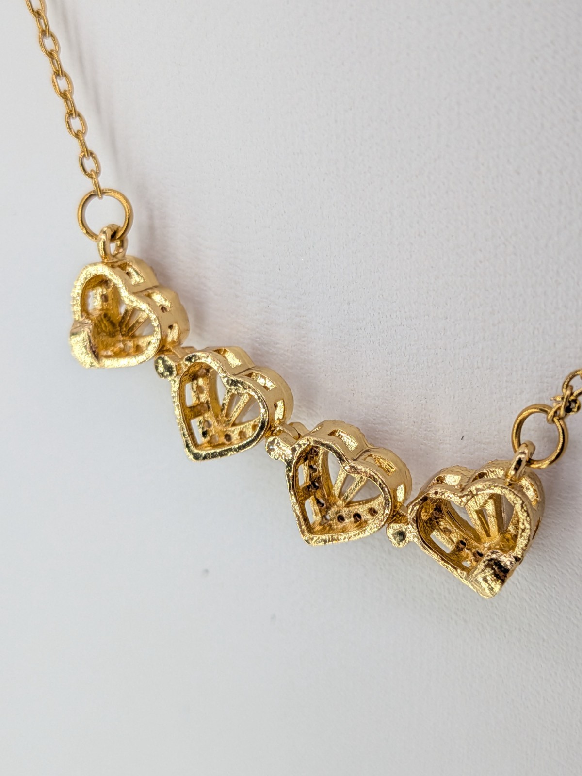 Unbranded Convertible Heart Necklace Magnetic 2-in-1 Gold tone 1 Stone Missing