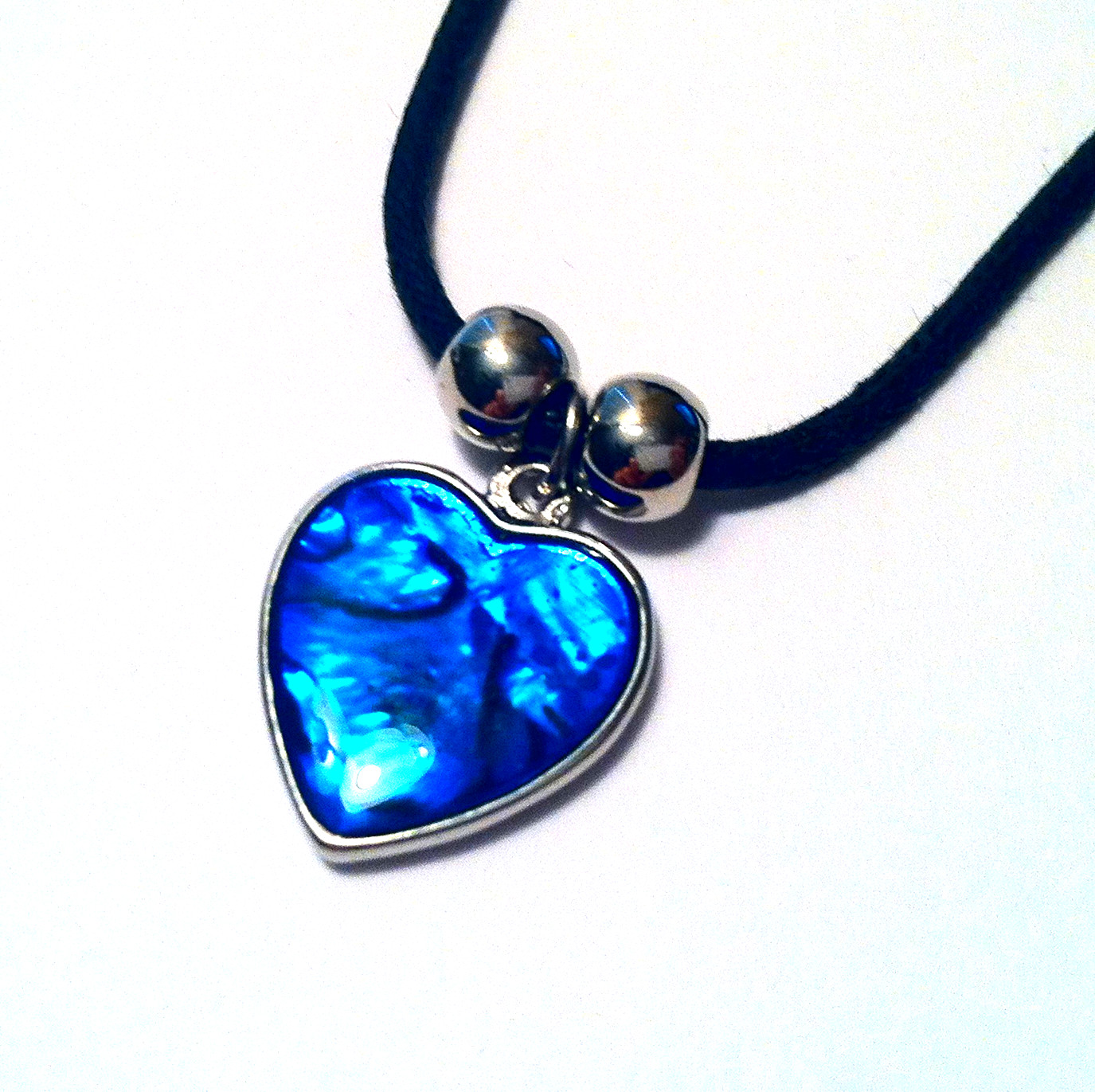 Trending Blue Heart Design Green Genuine Seashell Necklace
