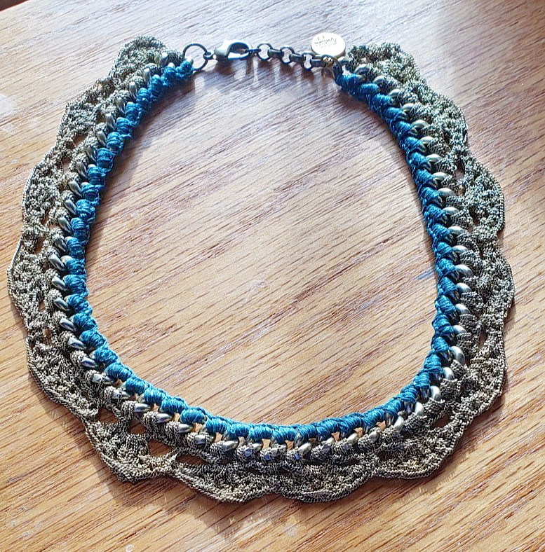 VENESSA ARIZAGA NECKLACE/CHOKER – WOVEN BRASS CHAIN MESH – SILK/COTTON BRAIDED