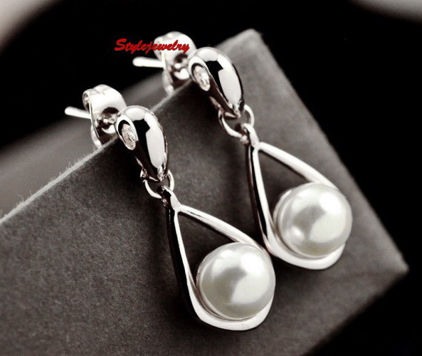 White Gold Filled Silver Tone Bridal White Pearl Bridal Teardrop Earring XE128