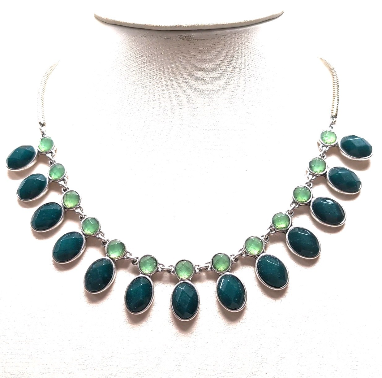 Lucky Brand Statement Necklace Silver Tone Snake Chain Green Faceted Ovals