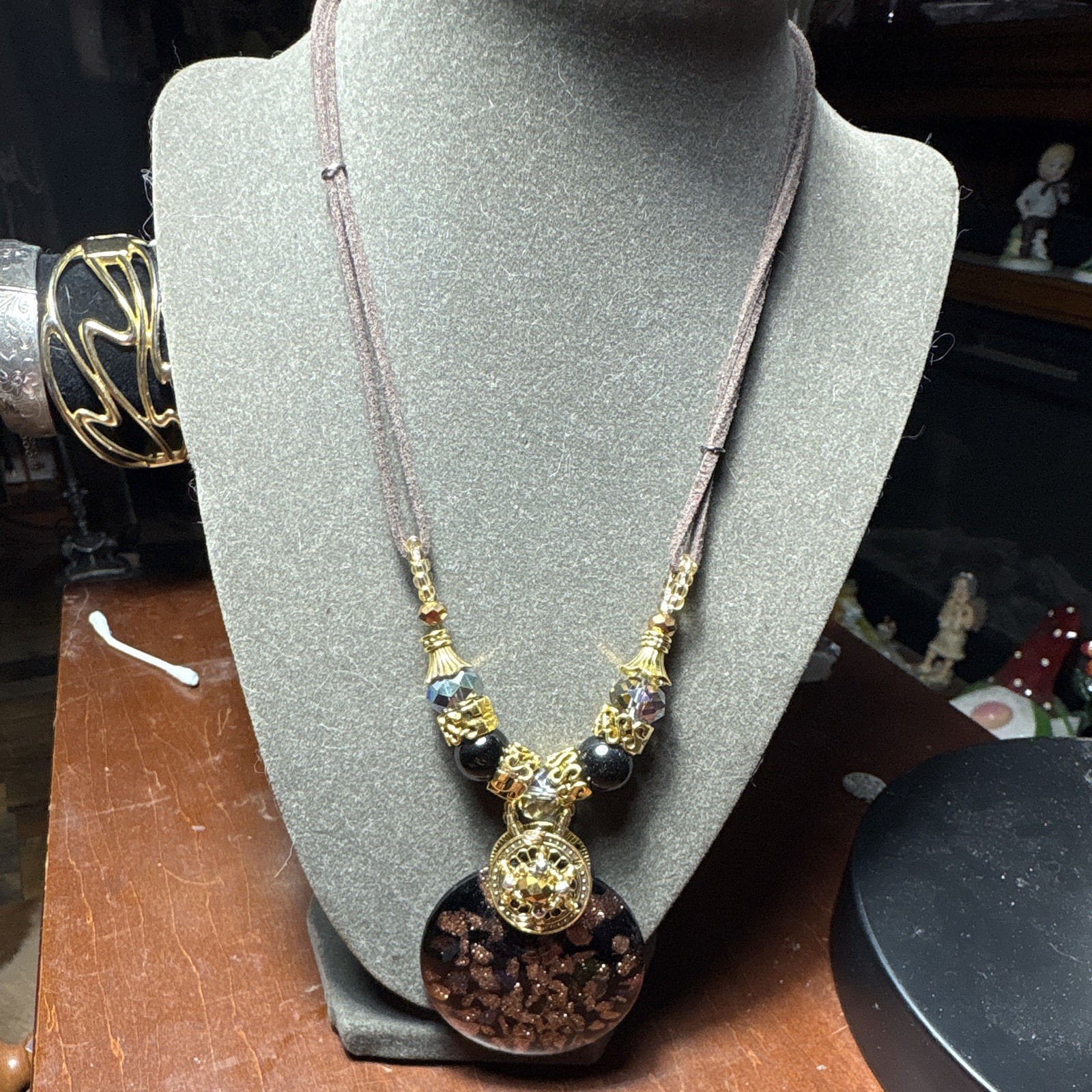 Gold Tone Cord Necklace Round Brown Pendant Lobster Clasp Adjustable
