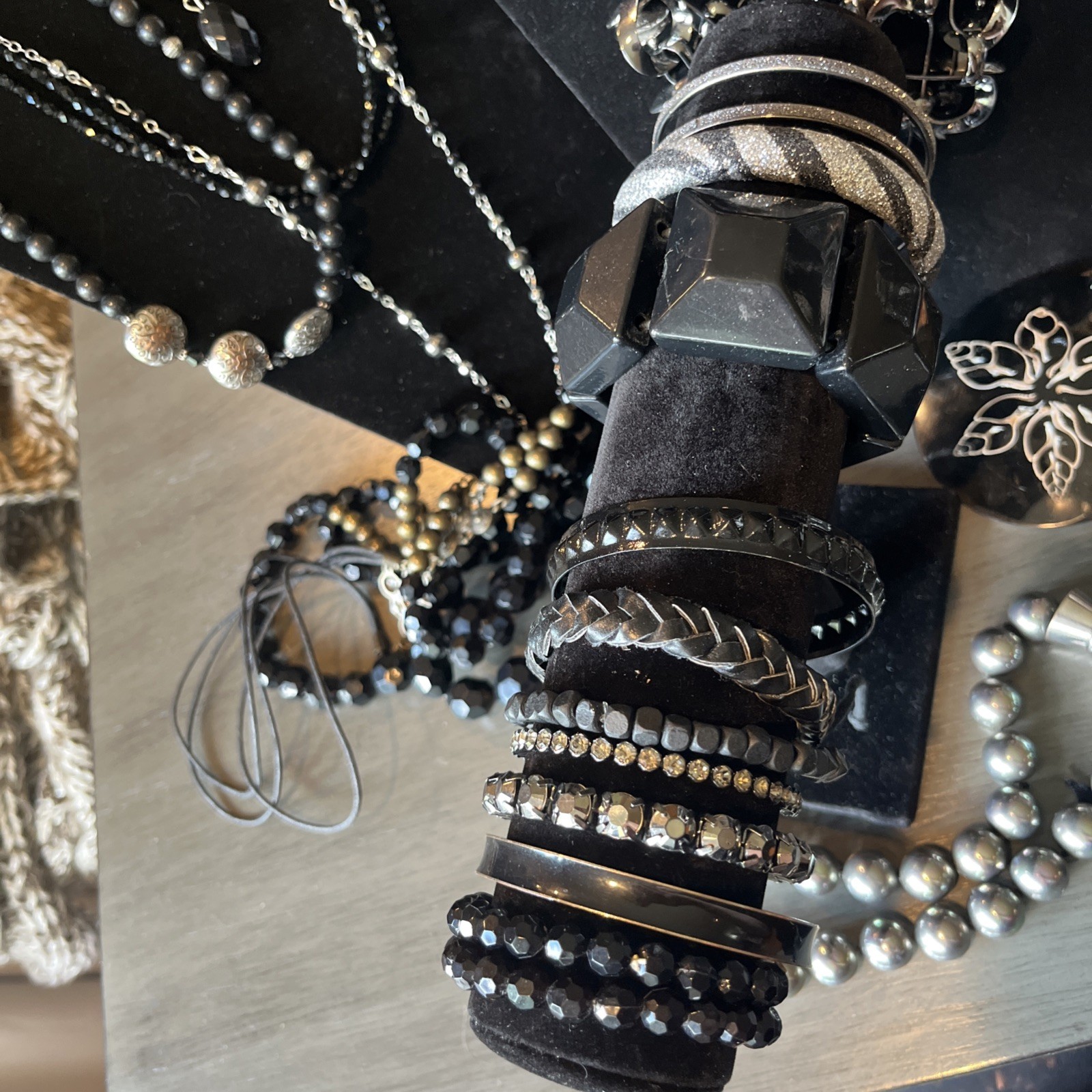 Jewelry Fashion lot Necklace Bracelet Earrings Estate Finds Bundle Bulk Women’s