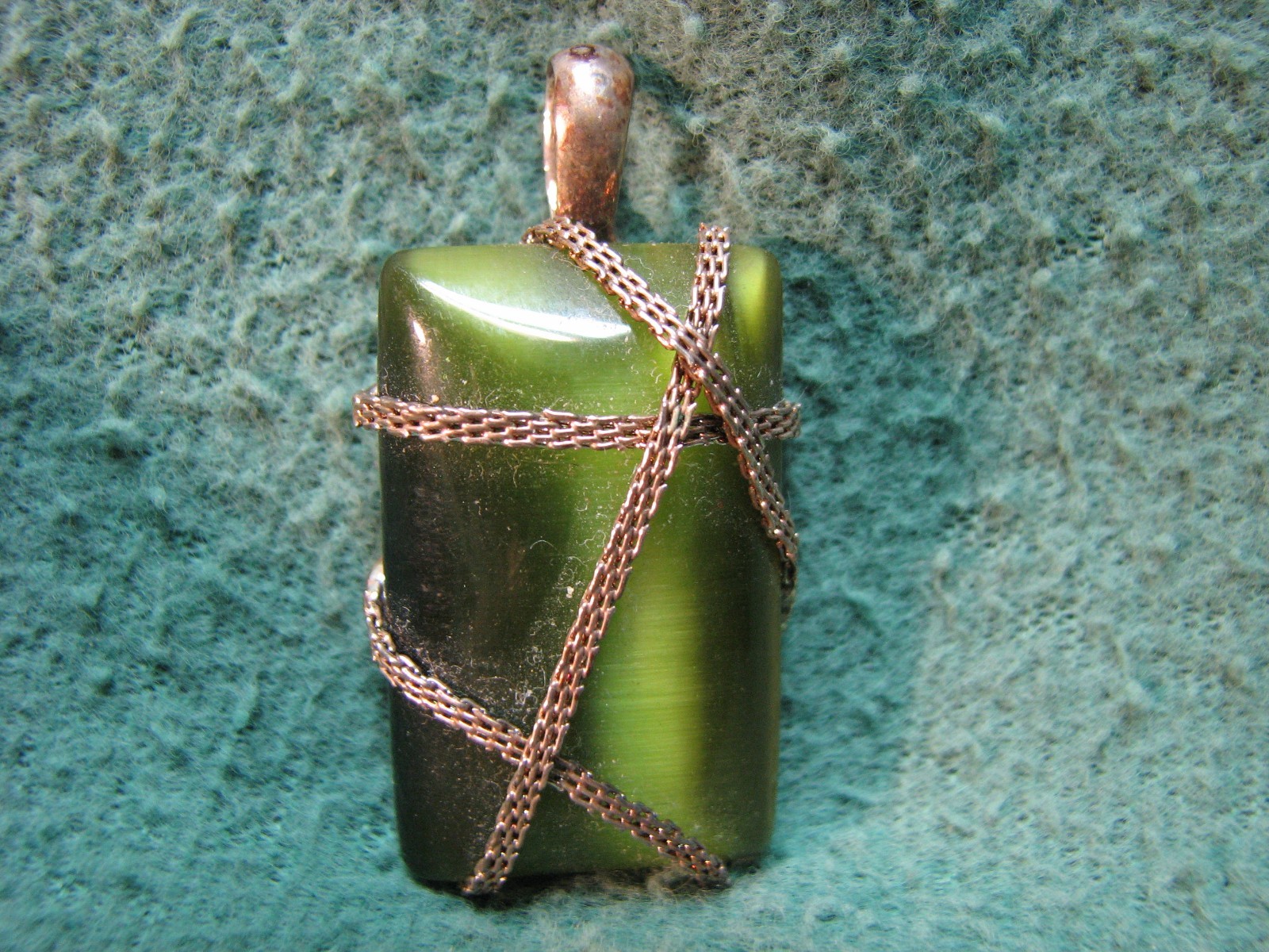 Beautiful 3/4″ X 1 1/4″ Green Stone Pendant Marked RMN As Shown GORGEOUS