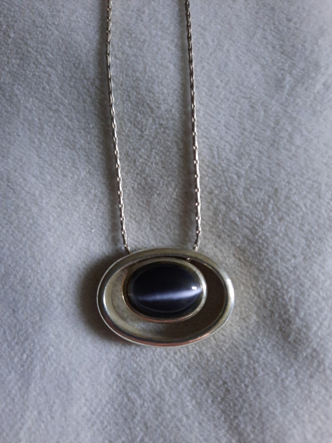 Black Cabochon Necklace Silvertone Adjustable Chain Pre-owned Excellent