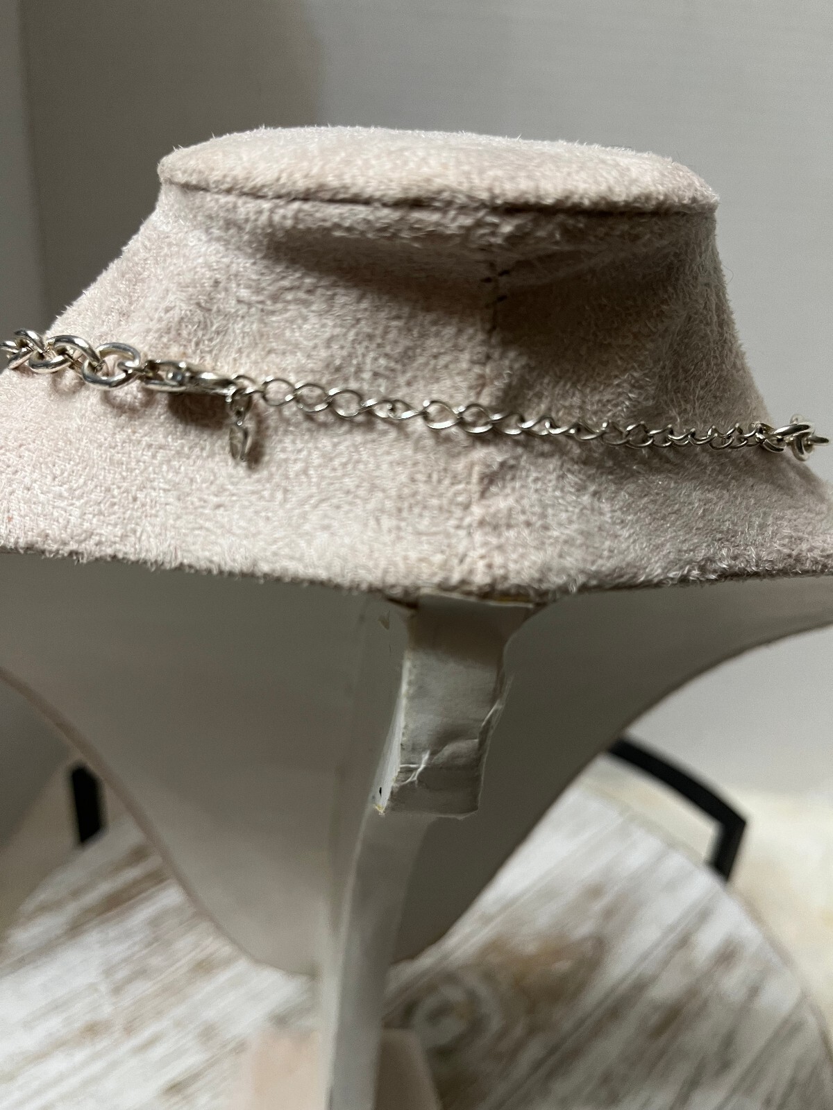 Etienne Aigner Elegant Blue and Pearl Statement Necklace with Geometric Pendant