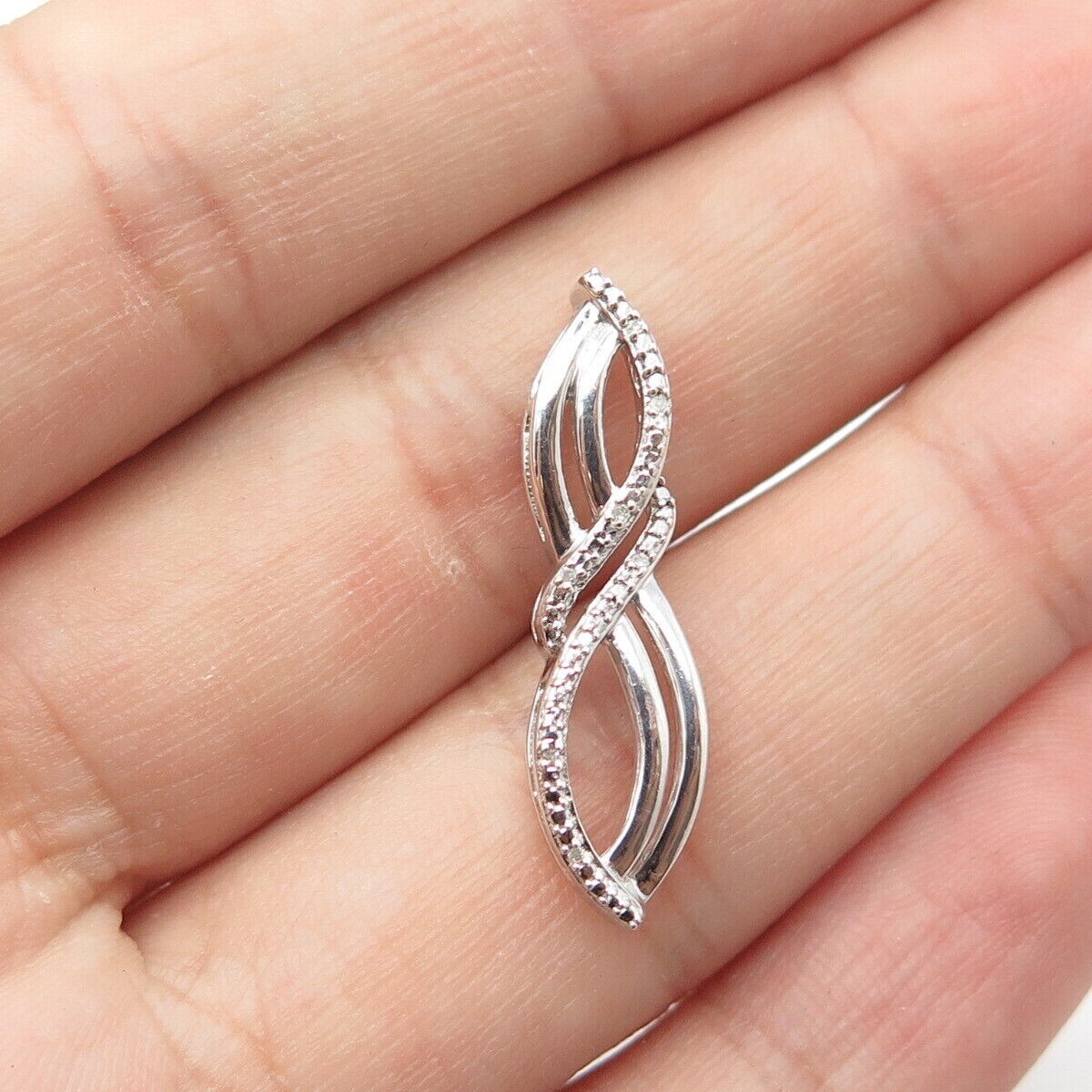 14K White Gold Plated Round Cut Simulated Diamond Women’s Stunning Charm Pendant