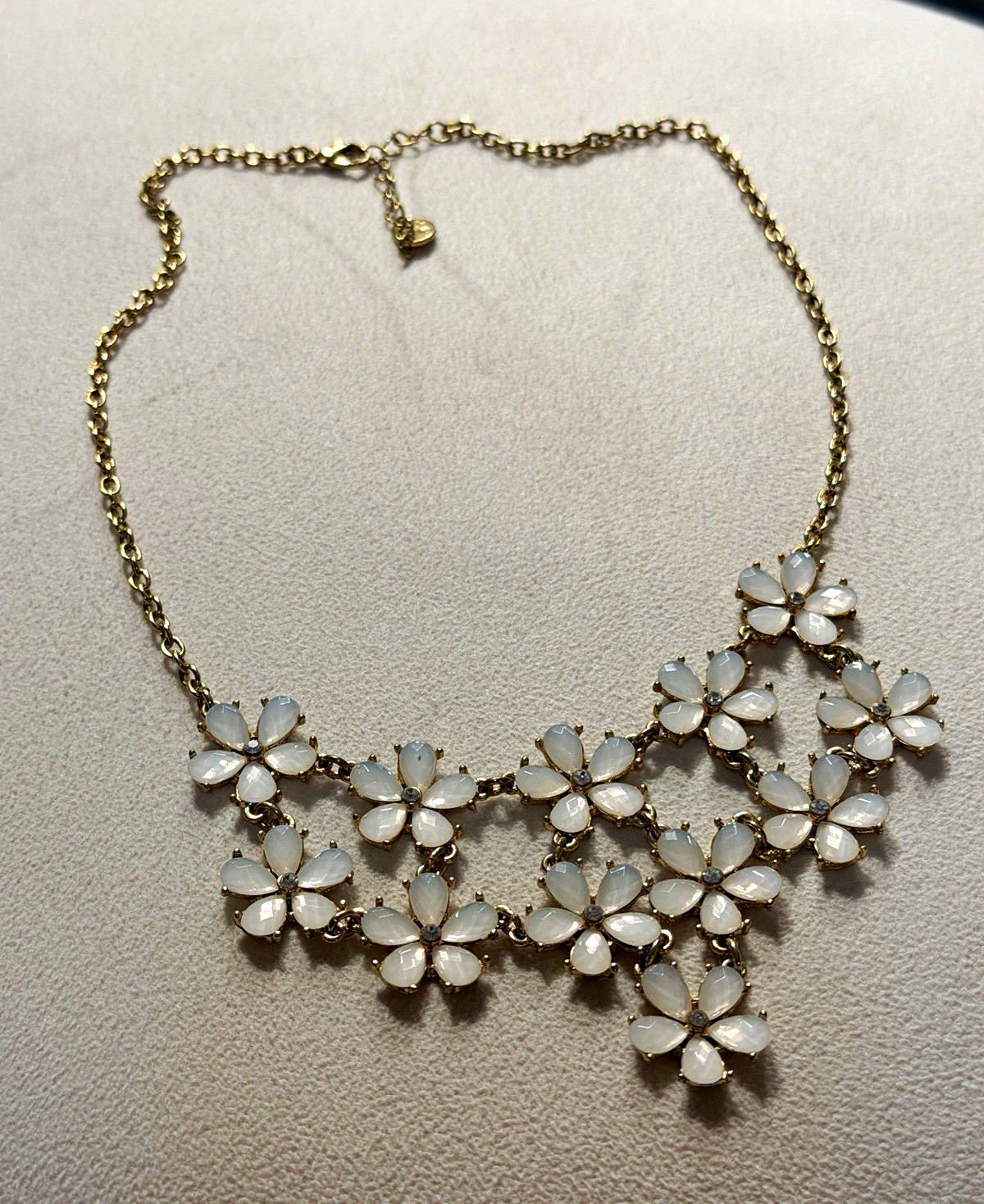 Gold Tone White Flower Cluster Statement Bib Necklace Cable Chain Adjustable