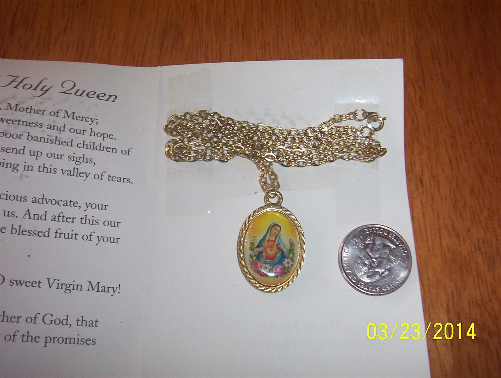HOLY QUEEN PENDANT W/22″ CHAIN AND PRAYER CARD