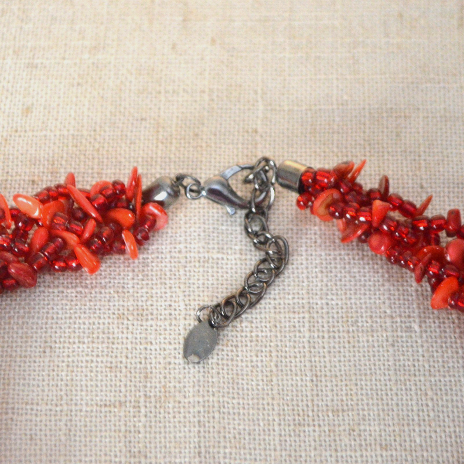 CJ Red Glass Bead & Shell Statement Bib Necklace 20″ + 3″ Extender Excellent
