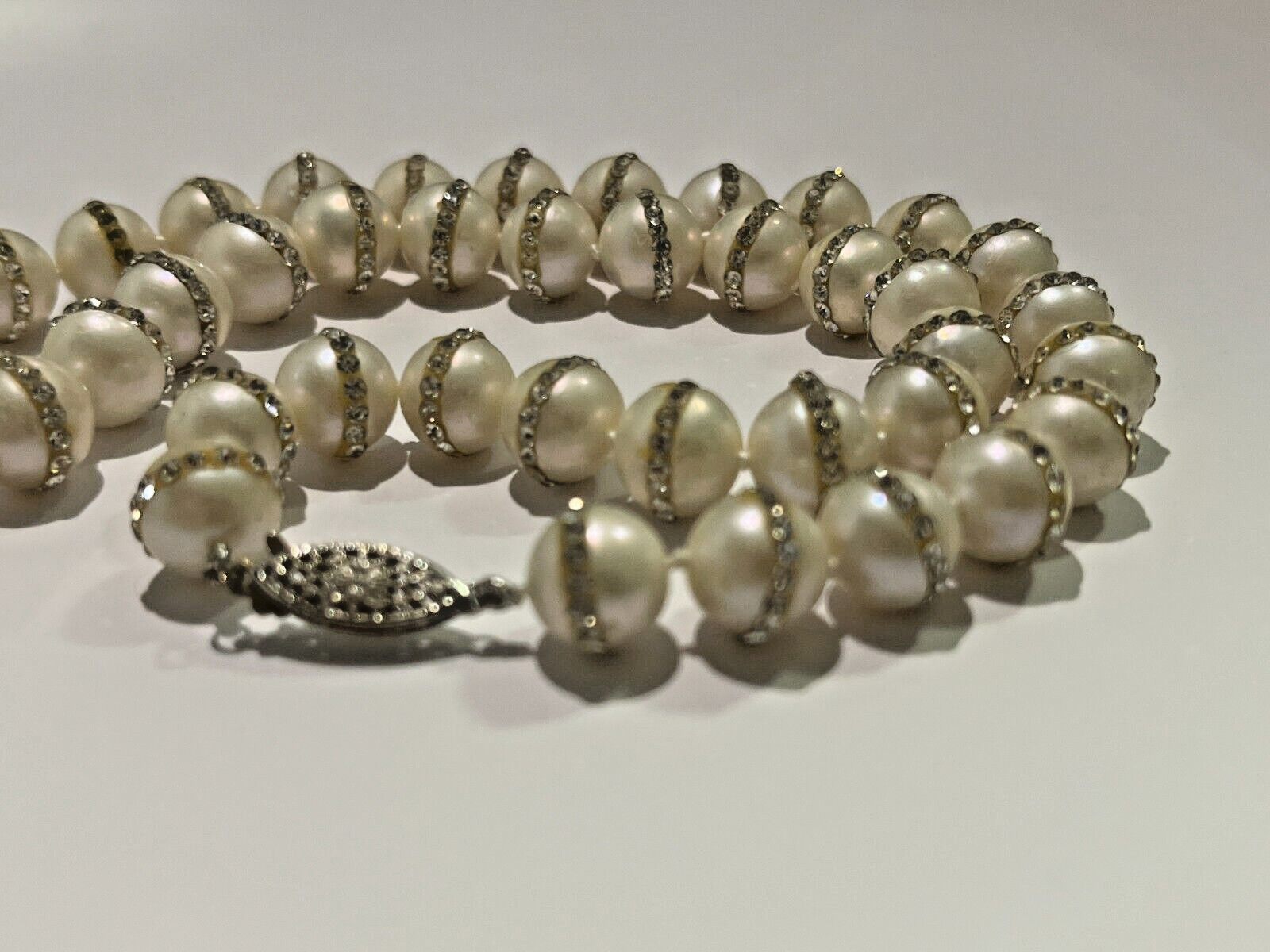 White Simulated Pearl w/ Rhinestones Necklace middle 10 mm 18 inches Jewelry