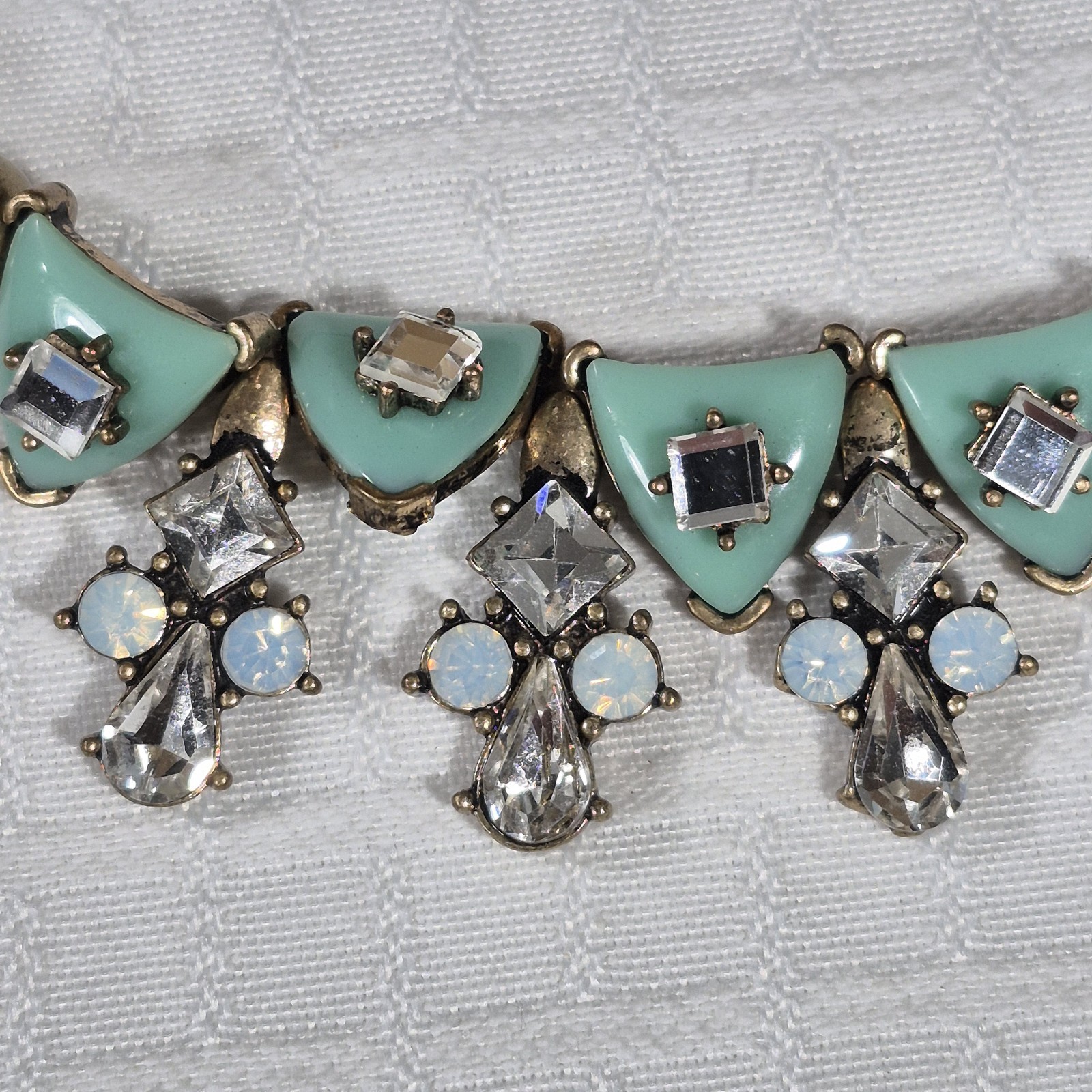 vintage ornate rhinestone and acrylic linked antiqued brass tone necklace