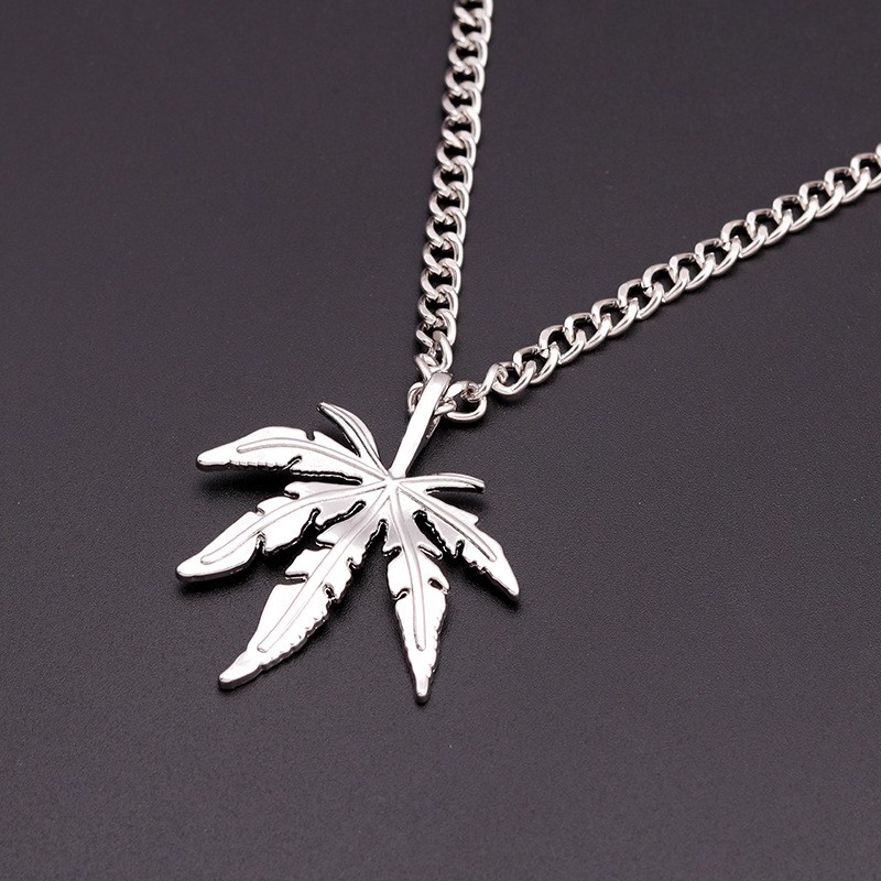 Marijuana Leaf – Cannabis Leaf Pendant Necklace – Hip Hop Iced Out Alloy Chain