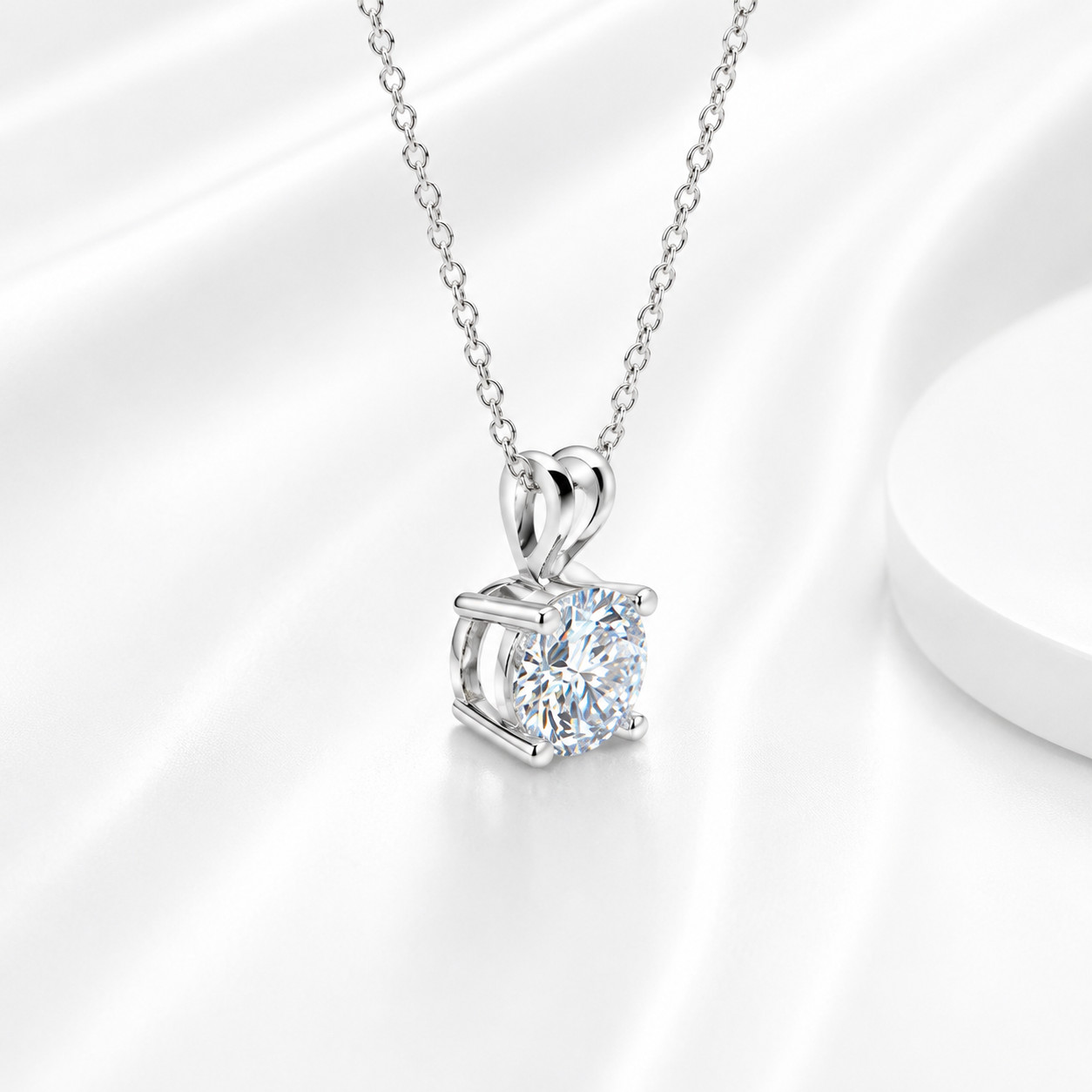 Round Brilliant Cut Solitaire Moissanite Diamond Pendant Necklace For Women