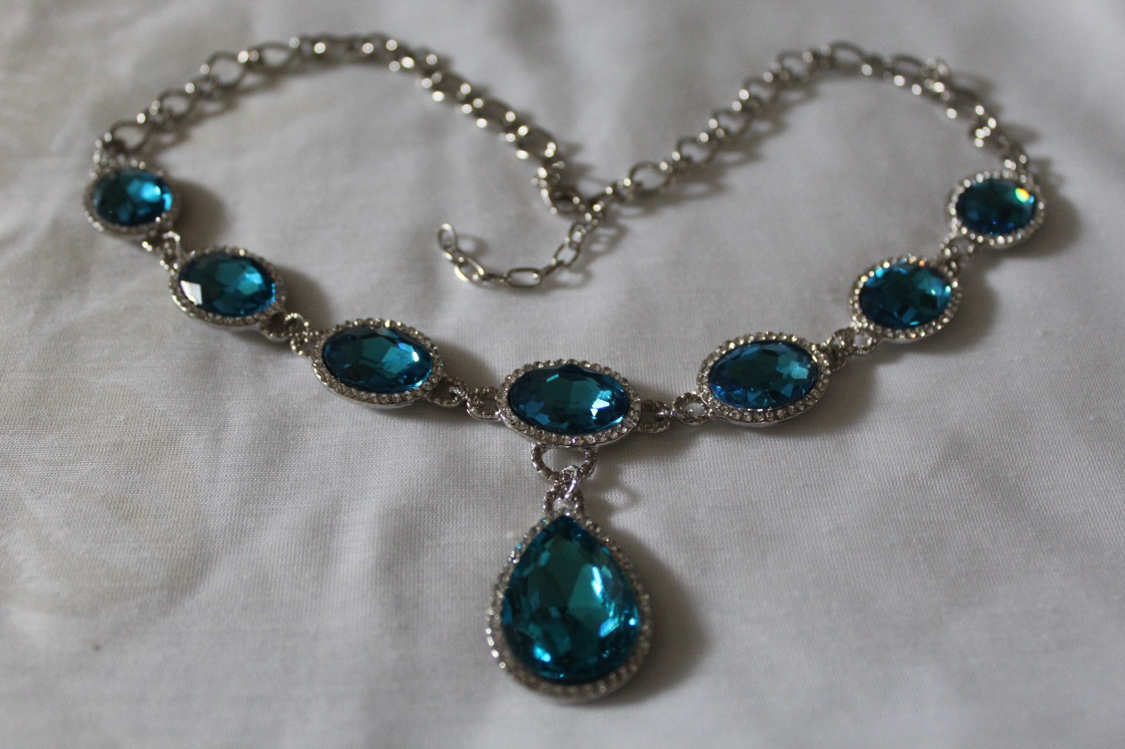 Teardrop Aqua Blue Glass White Crystal Alloy Iron Necklace 21 1/2 inches