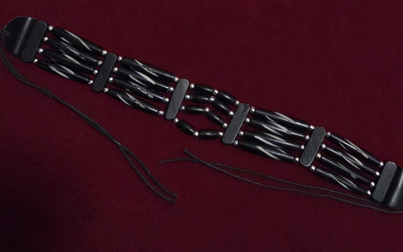 Boho Etched Horn Hairpipe Choker – Black & White Minimalist Western Jewelry