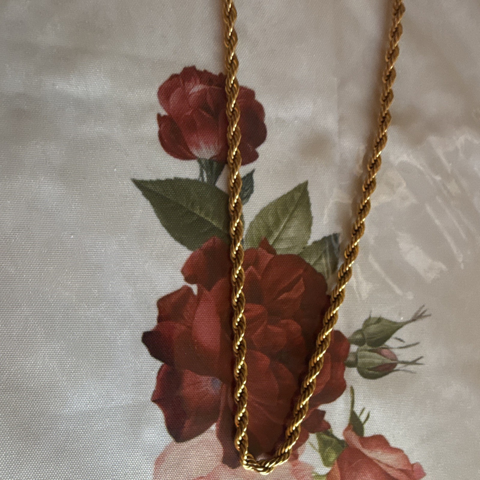Gold Tone Rope Chain Necklace Metal Lobster Clasp Closure No Stone 0 Gemstones