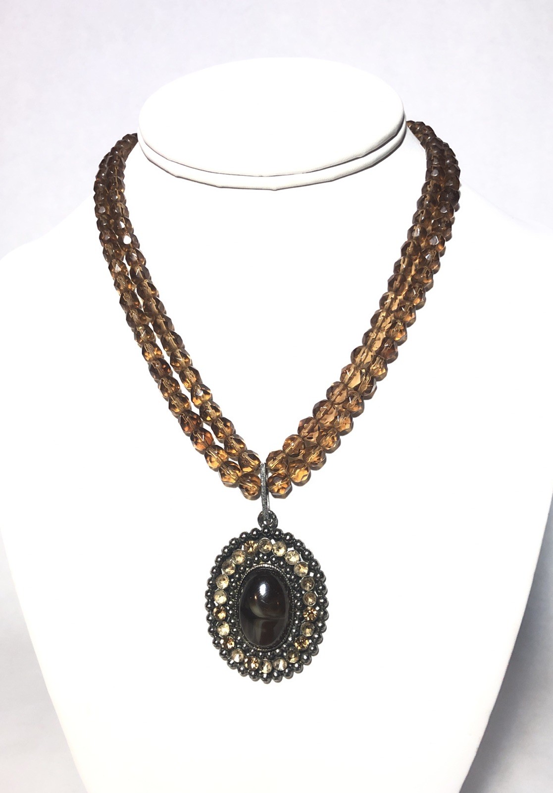 Woman’s 18” Amber Glass Double Strand Bead Necklace W/ Oval Pendant Charm.