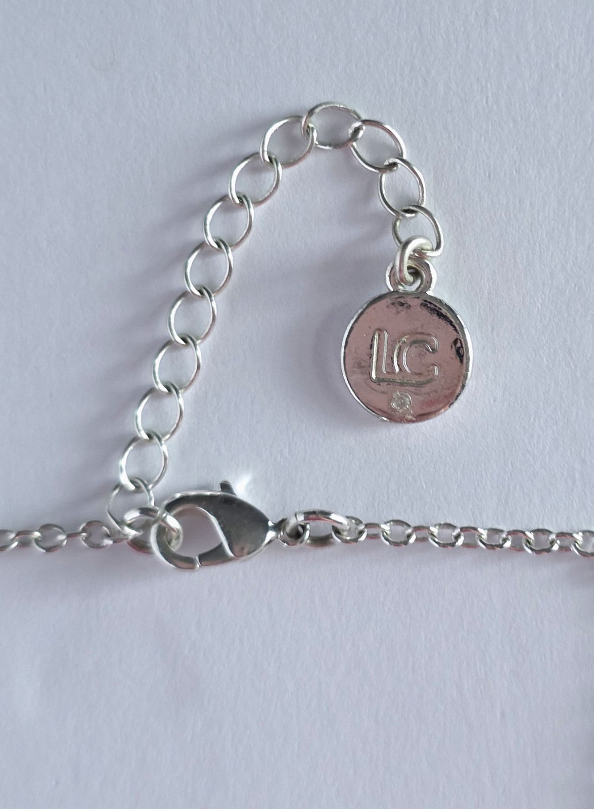 Liz Claiborne Silver Tone Geometric Station Necklace Cream Acrylic 16-18″