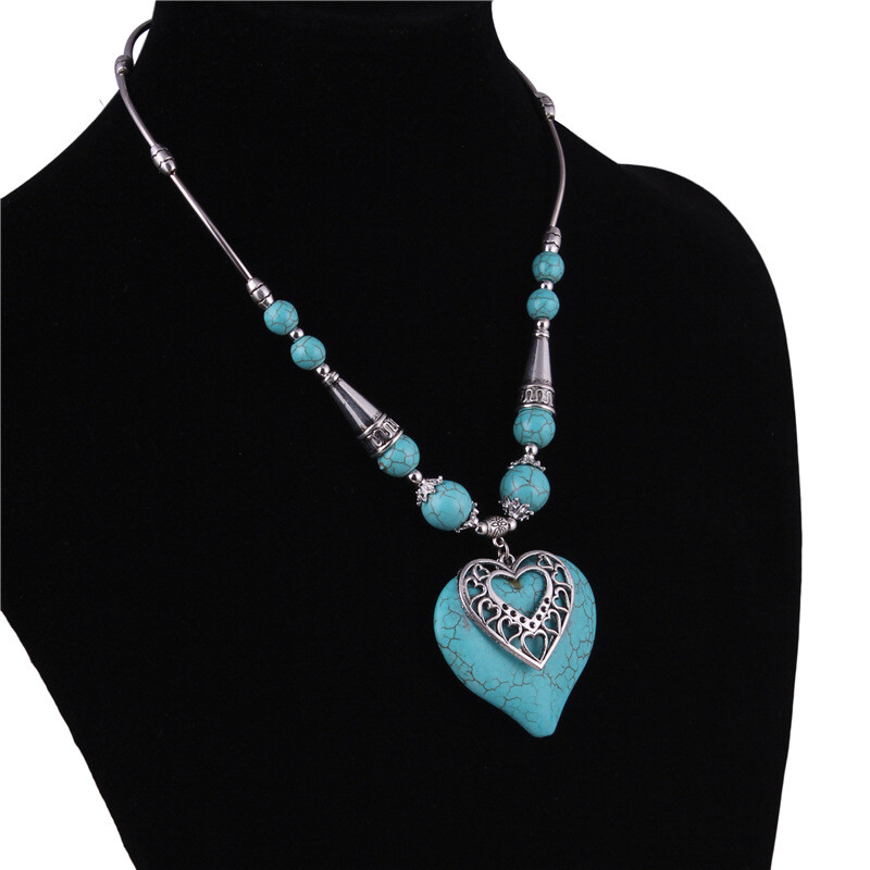 Love Turquoise Short Alloy heart shaped Necklace
