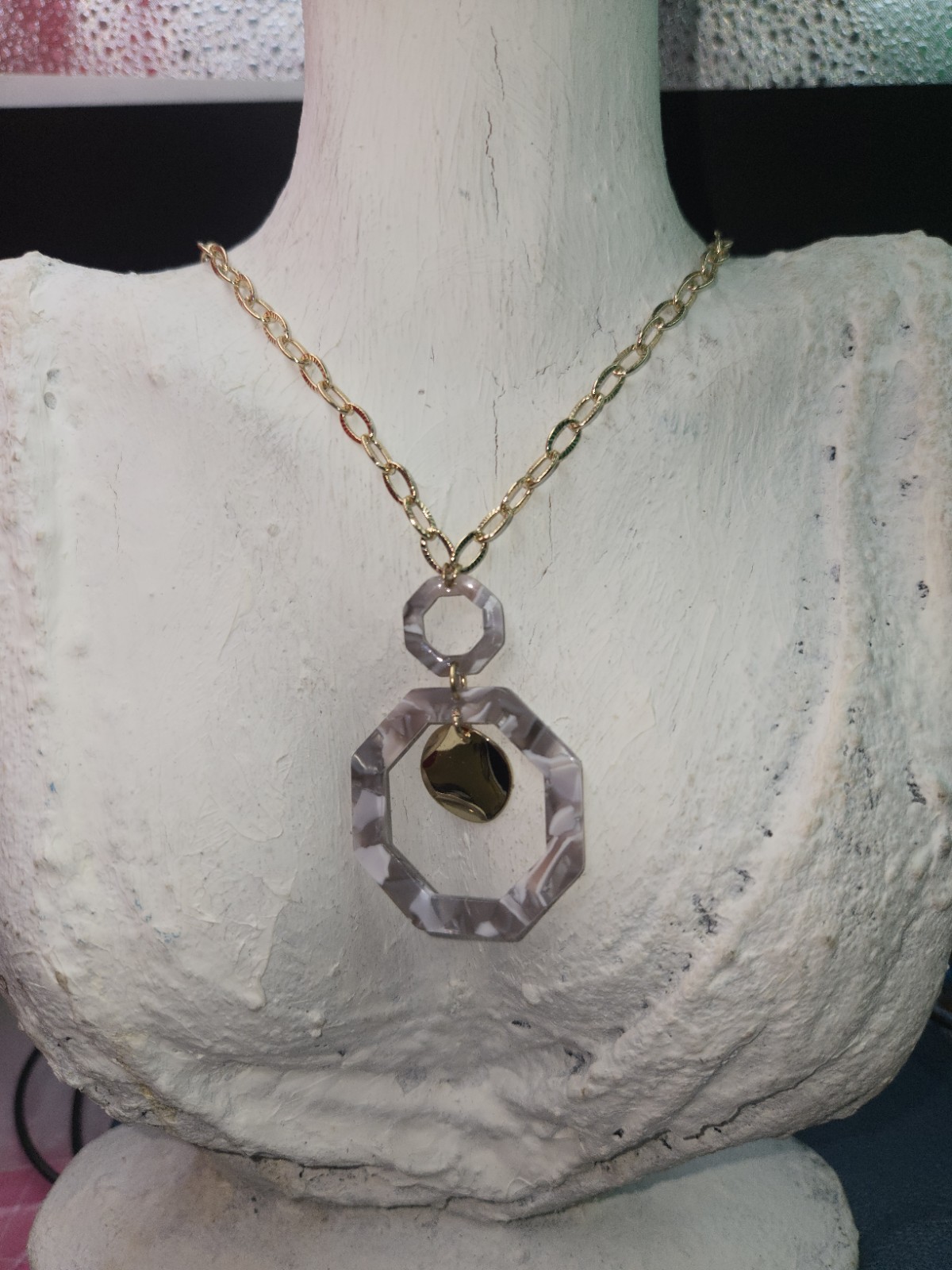 NEW Ettika Womens Gold Chain Necklace Gray Resin Octagon Shape Fashion Jewelry