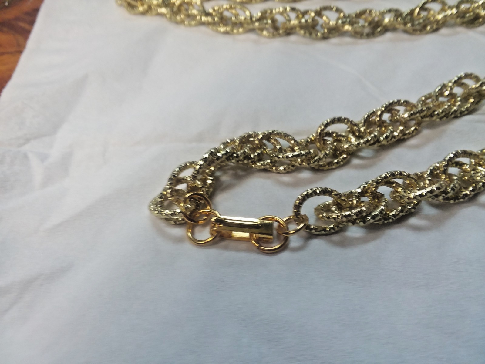 24″ Tri-link Gold Tone Necklace With Fold Over Clasp 06-01-2026