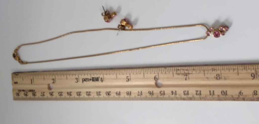 Lot Of 6 Fashion Necklaces Mixed Metals Materials Various Designs