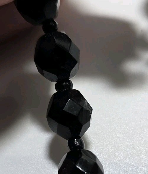 Vintage Black Faceted Glass Necklace Classic Beauty ~18.5″ Retro Bohohemian