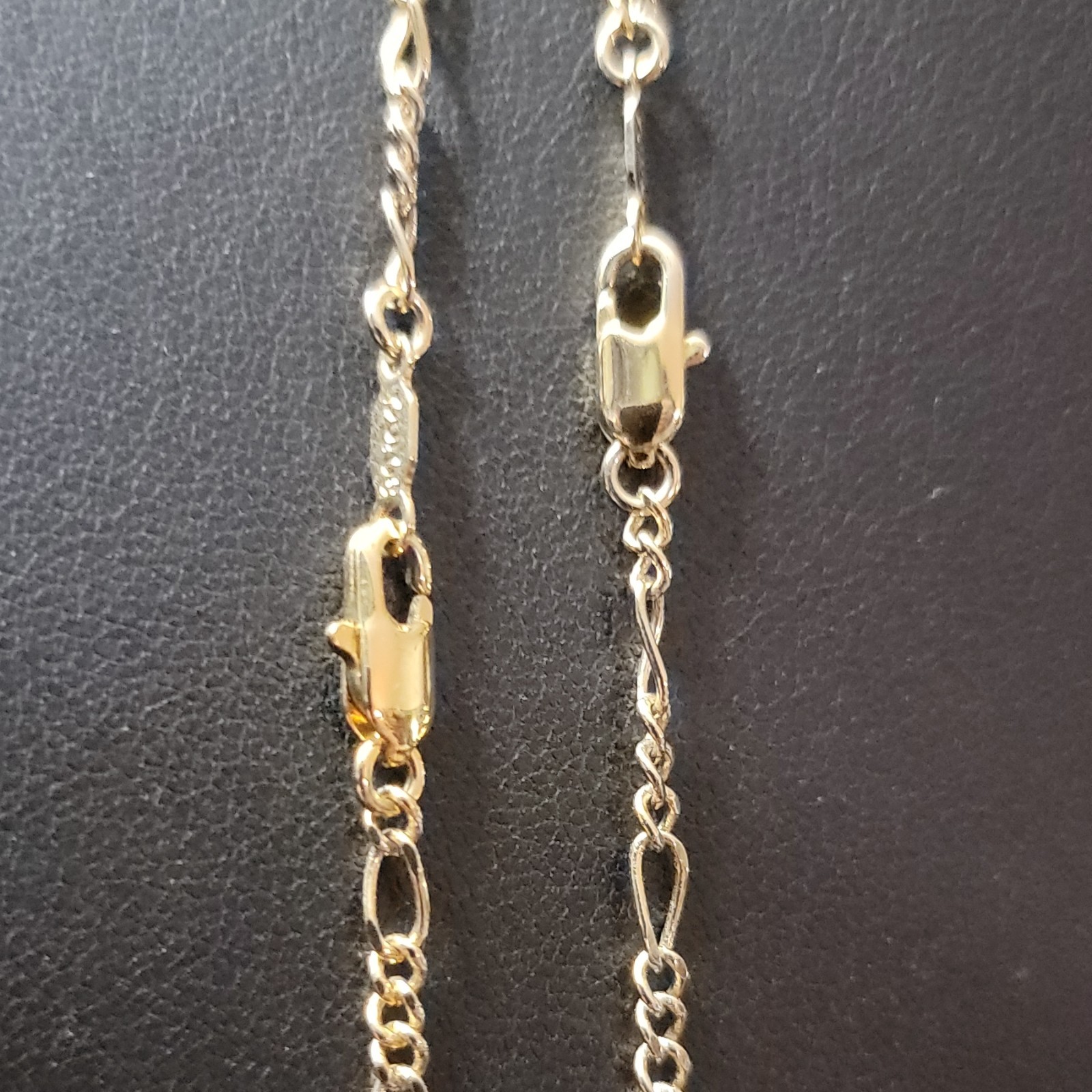 Gold Yellow Gold Tone Figaro Chain Necklace Lobster Clasp No Stone