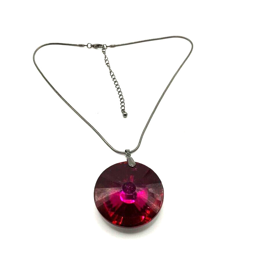 Chunky glass pendant necklace 48cm silver tone metal chain costume jewellery