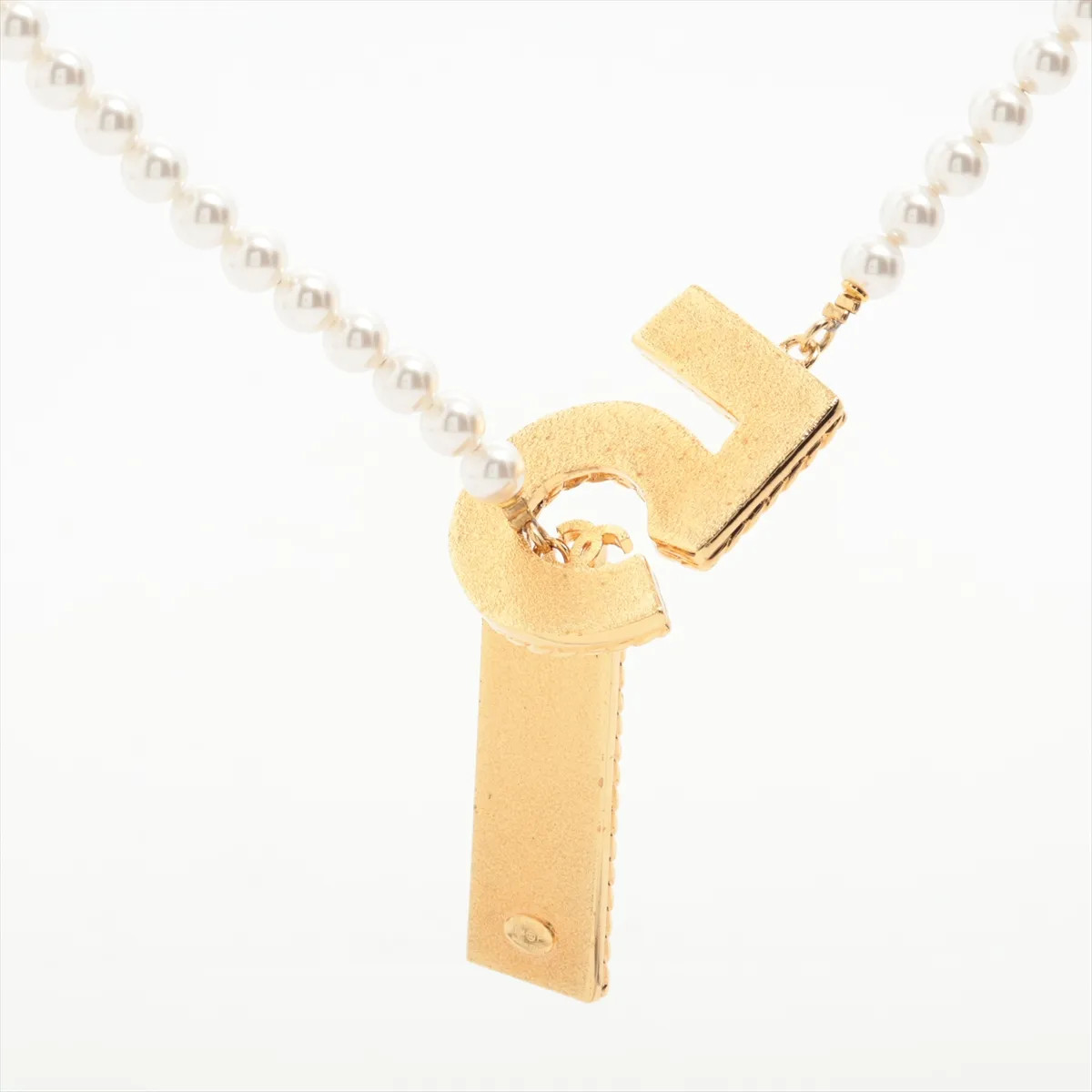 Chanel Coco Mark No.5 I24P Necklace GP x Imitation pearl Gold