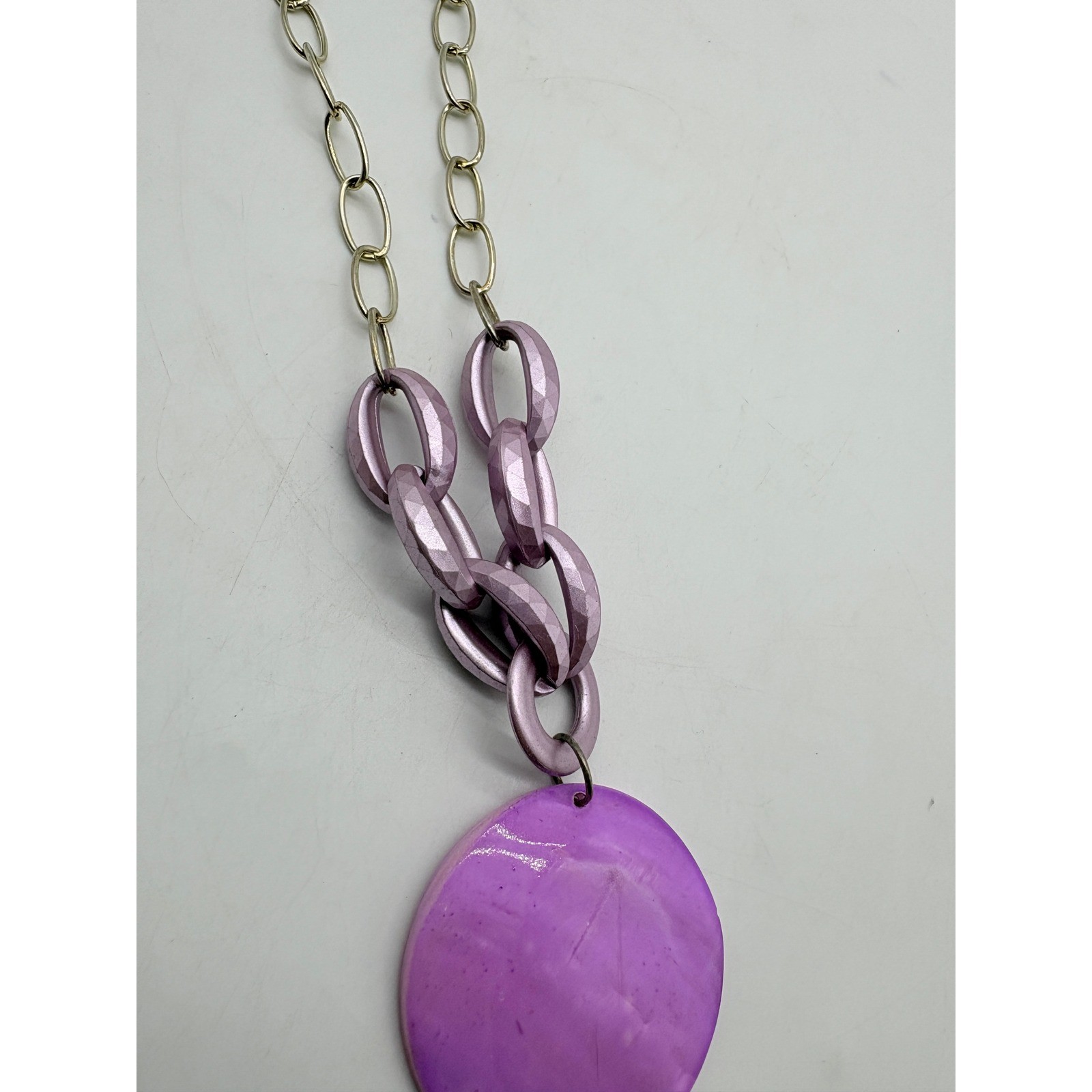 Purple Chunky Link Statement Necklace Iridescent Shell Pendant Silver Tone 17in