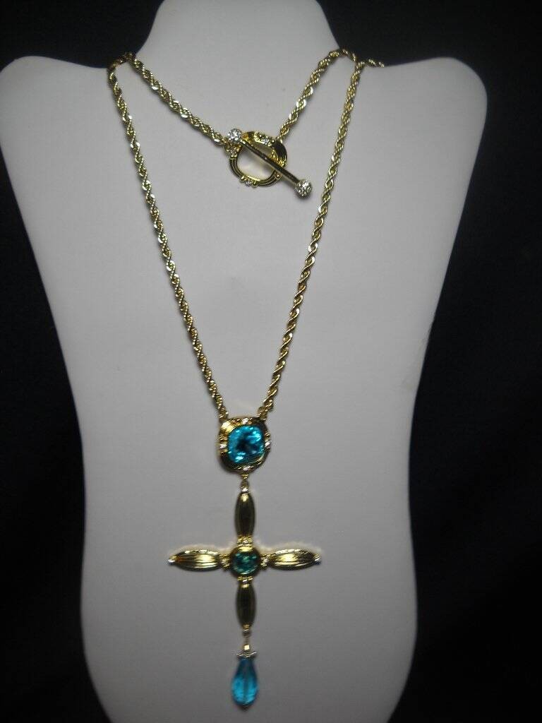 Heidi Daus Treasure of Antiquity Statement Cross Necklace Excellent Original Box