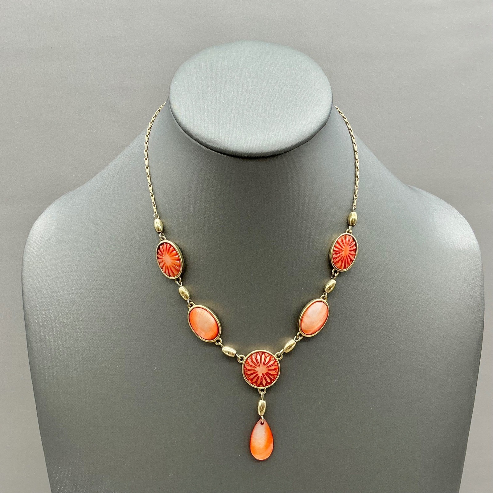 Necklace Gold Tone Orange Faux Shell Inlay Drop Statement Necklace 18″