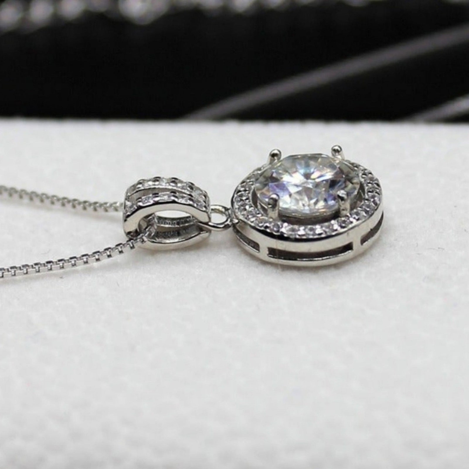 1 Ct Moissanite Halo Pendant Necklace Rhodium Plated Stamped 925 Sterling Silver