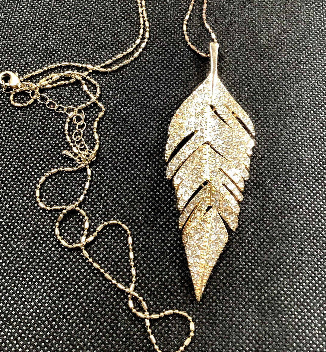 Gold Tone Dash Dot 34′” Chain 3.75″ Feather Pendant Pave Articulated