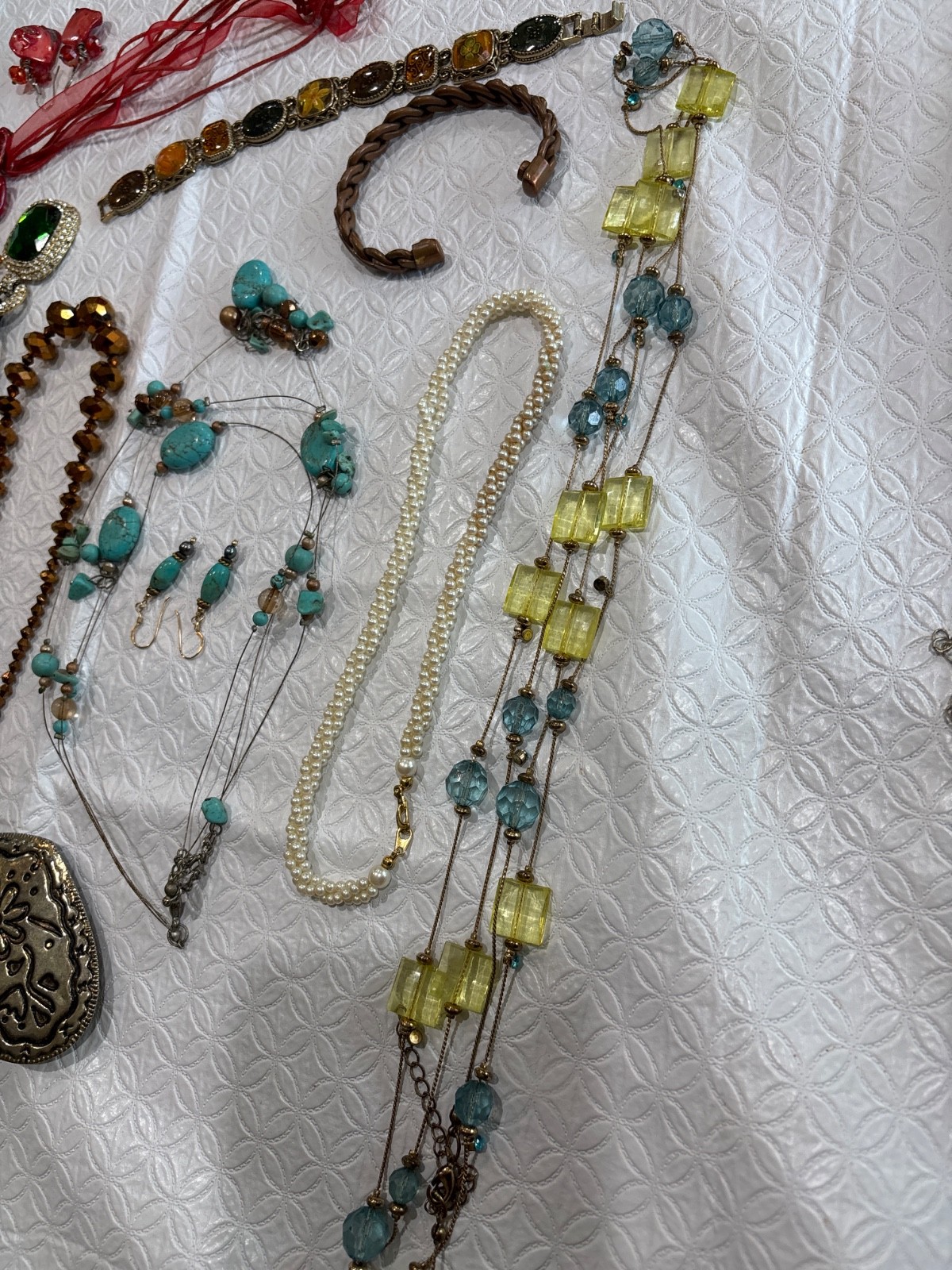 VINTAGE TO NOW FASHION/COSTUME JEWELRY NECKLACE LOT, ASSORTED TYPES & MATERIALS
